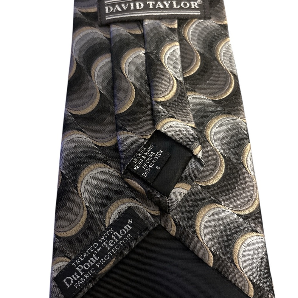David Taylor Men's Gray and Gold Patterned Silk Tie